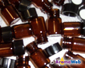 Small, Empty Amber Bottles, Suitable for Storing Essential Oils